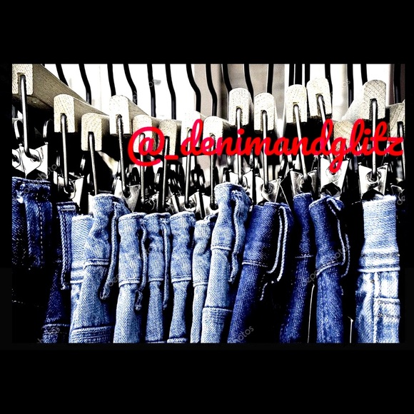 Meet your Posher @_denimandglitz - Picture 1 of 1